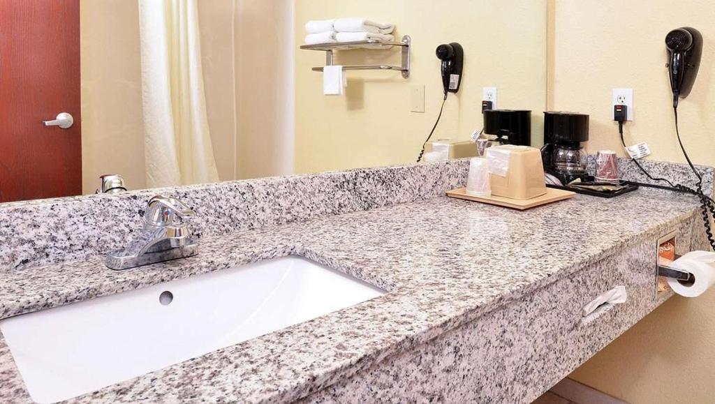 Quality Inn And Suites Fort Worth Exterior foto